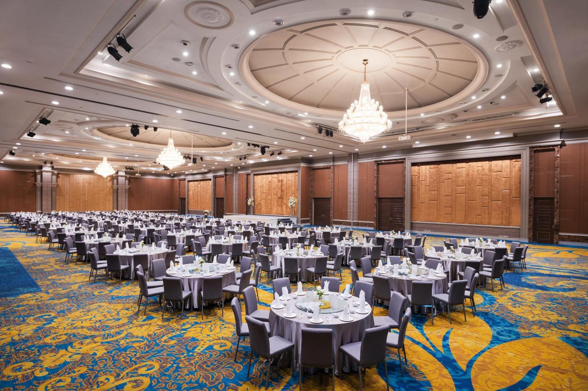 The Berkeley Hotel Pratunam Bangkok Exteriér fotografie The Grand Ballroom