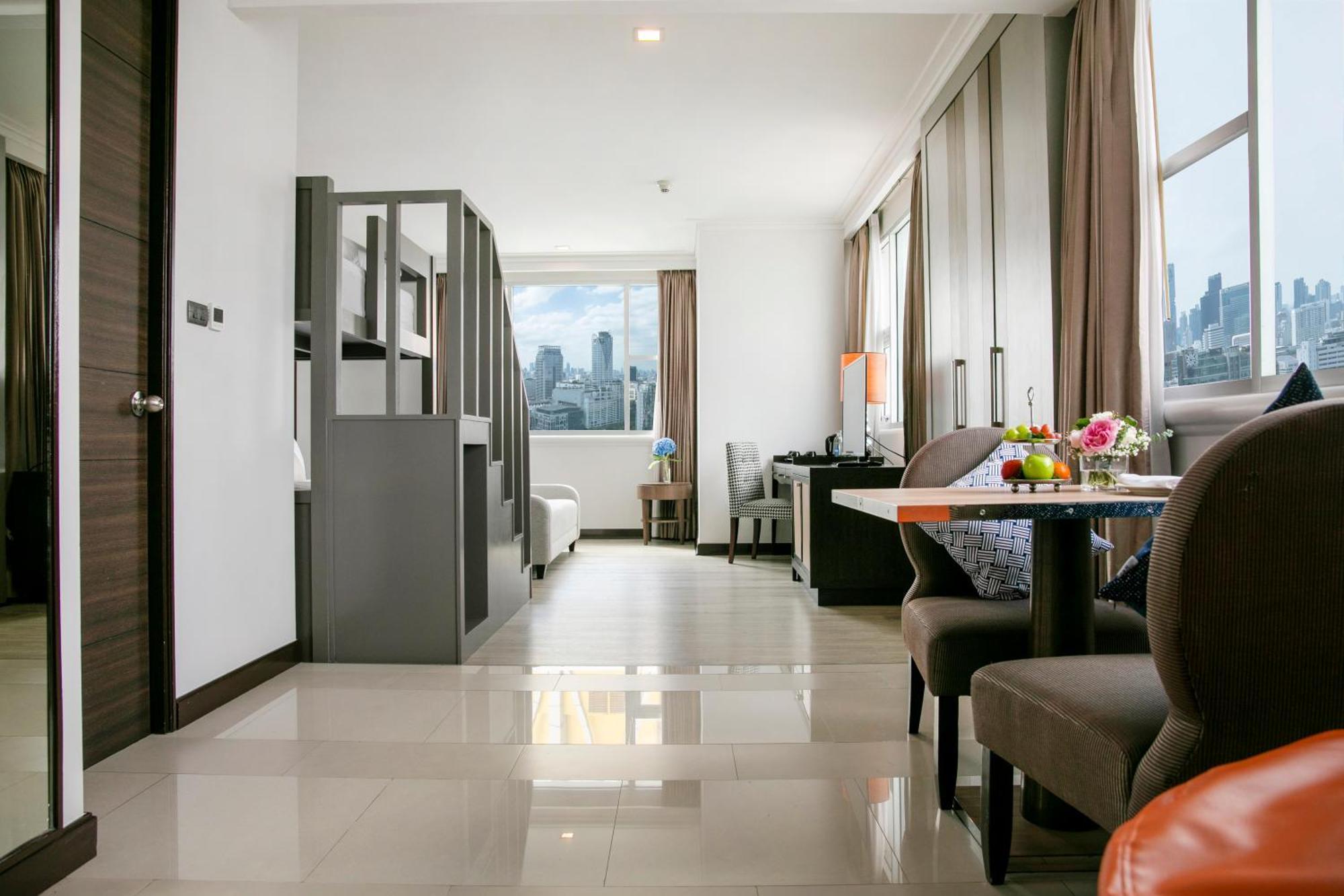 The Berkeley Hotel Pratunam Bangkok Exteriér fotografie A typical hotel room