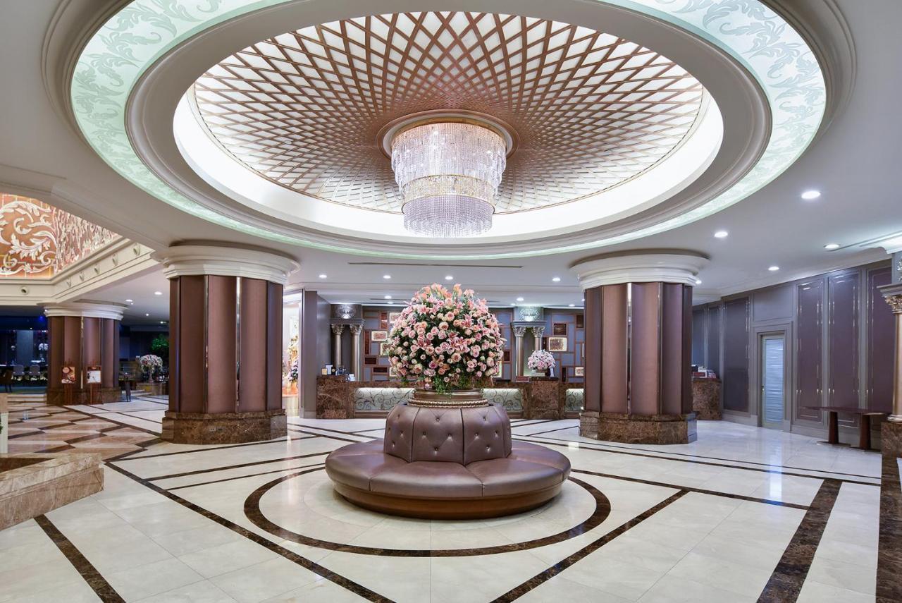 The Berkeley Hotel Pratunam Bangkok Exteriér fotografie Lobby