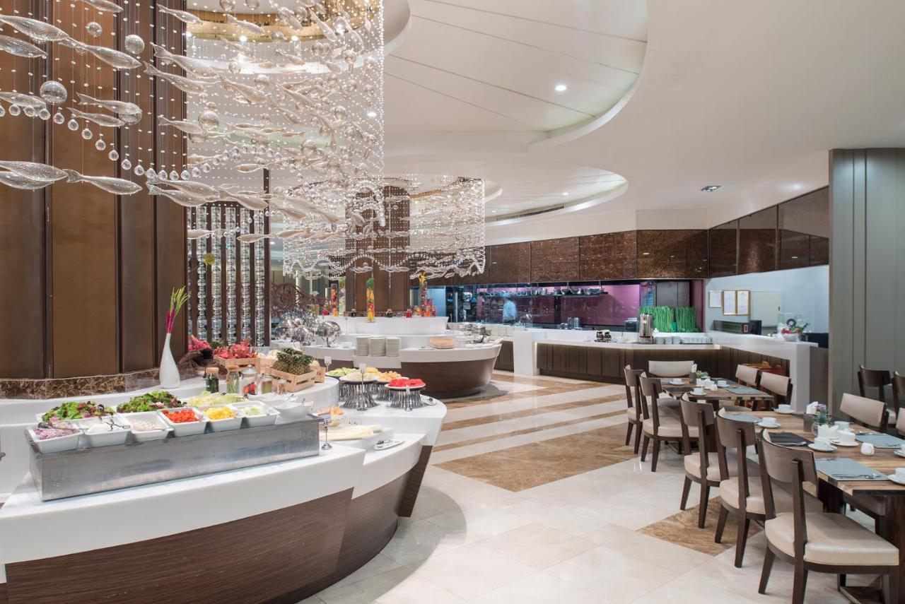 The Berkeley Hotel Pratunam Bangkok Exteriér fotografie The restaurant