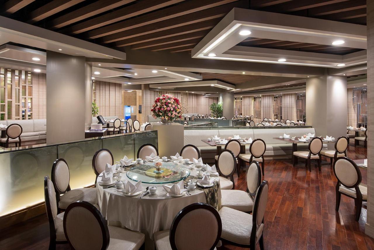 The Berkeley Hotel Pratunam Bangkok Exteriér fotografie The interior of the restaurant
